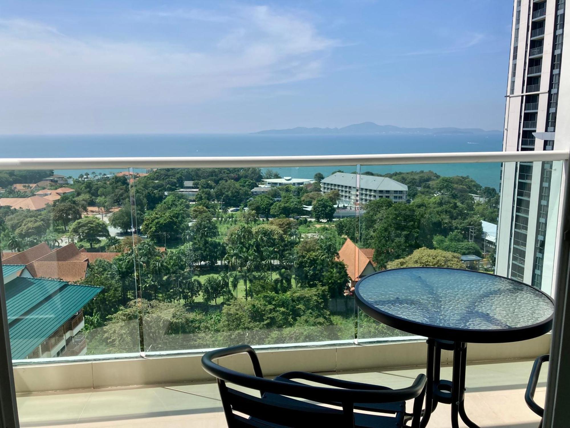 The View Cosy Beach By Pattaya Sunny Rentals Oda fotoğraf